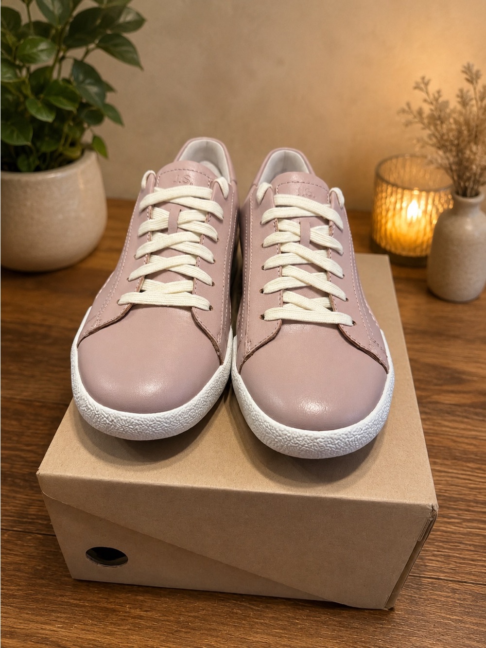 Josef Seibel Women's Leather Sneakers in Dusty Rose with Cream Laces